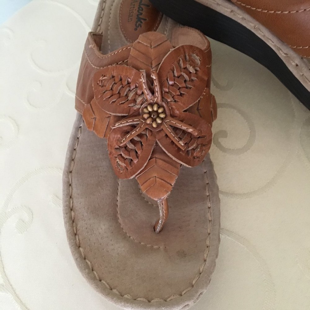 NWOT Clarks - Artisan slip on sandals